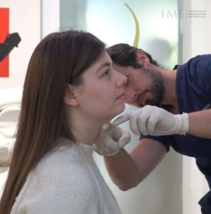 Enzimas Recombinantes en Papada. Paciente de la Clinica de Medicina Estética IME